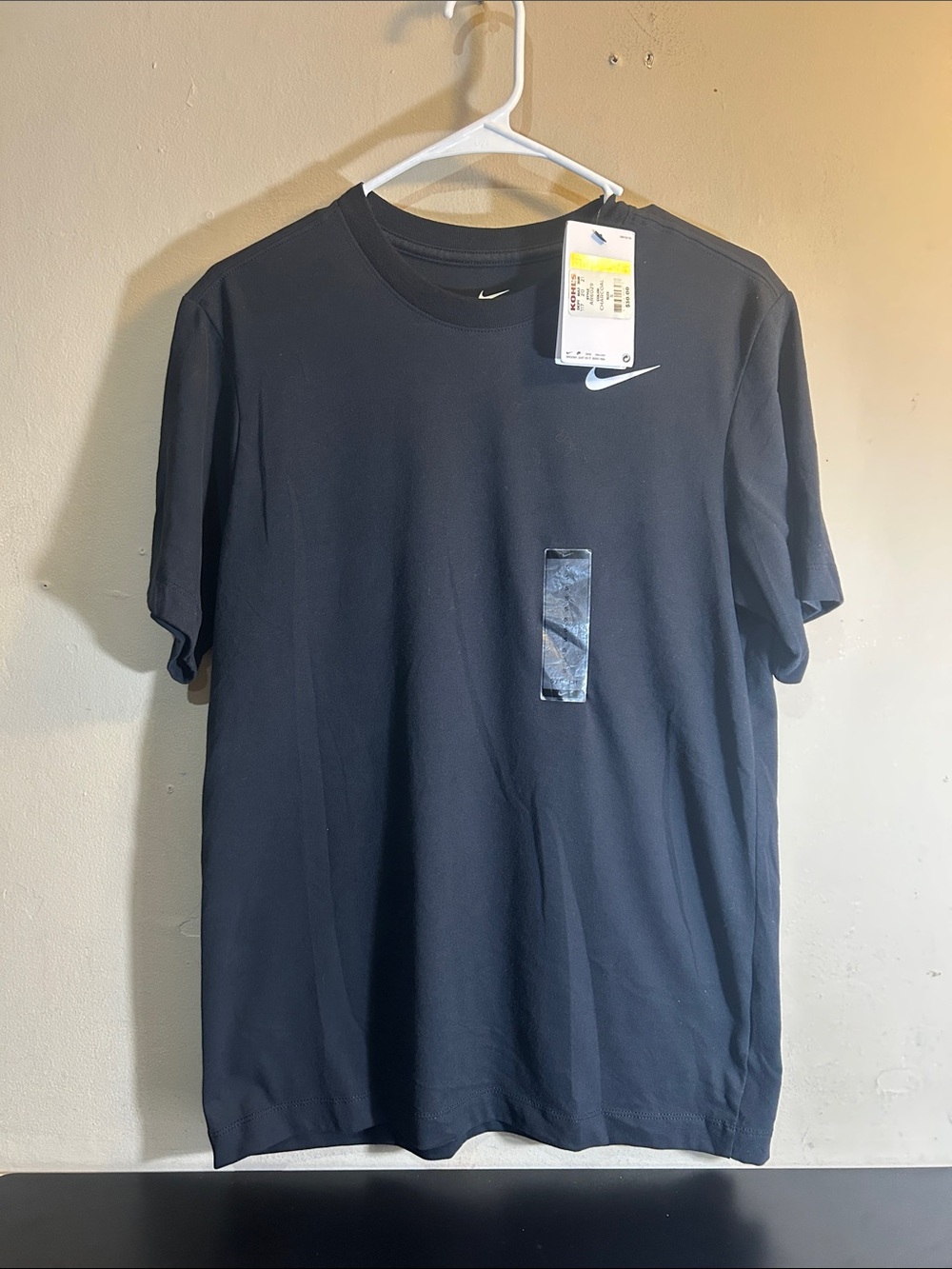 Nike Dri-Fit Athletic Short Sleeve T-Shirt Size Small Unisex. New with Tags.